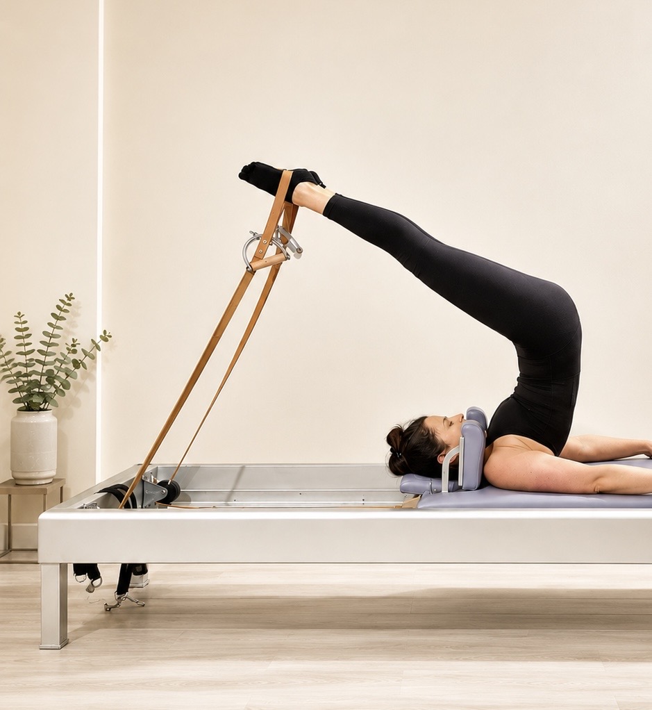 Pilates på reformer — Pilates Studio Örebro